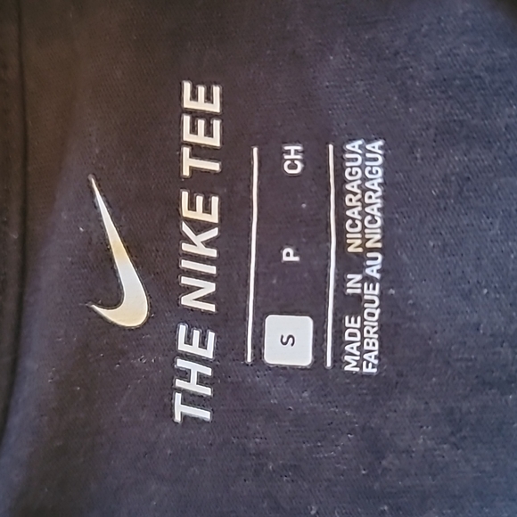 Active shirt by Nike - Picture 4 of 7